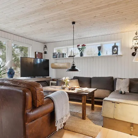 2 Bedroom Beautiful In *