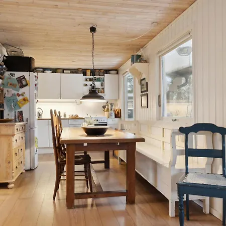 2 Bedroom Beautiful In Σπίτι διακοπών