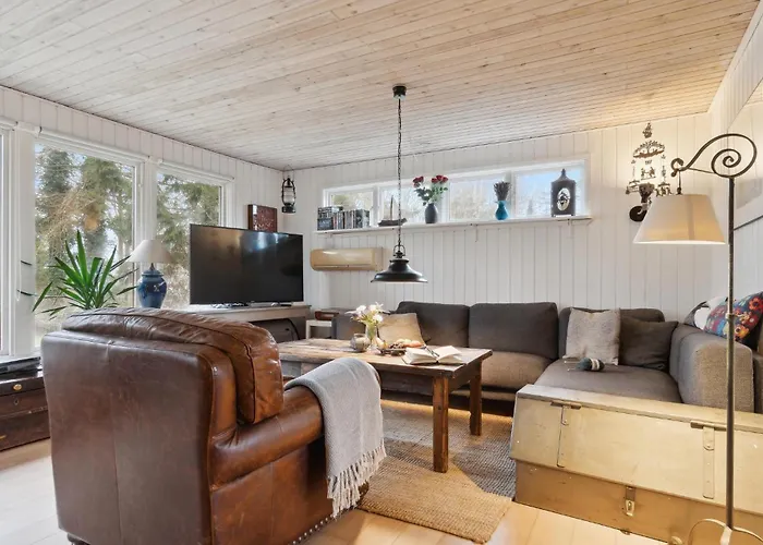 2 Bedroom Beautiful In *