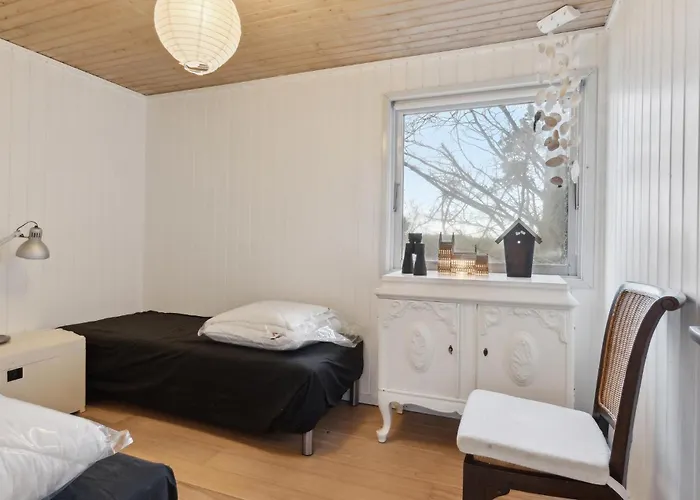 2 Bedroom Beautiful In Vakantiehuis Oro