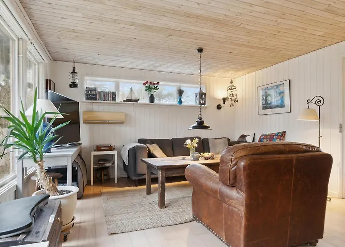 2 Bedroom Beautiful In Vakantiehuis Oro